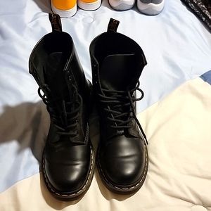 Womens Dr. MARTENS
